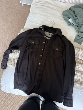 Men's Black Button-Up Lightweight Fleece Shirt Jacket
